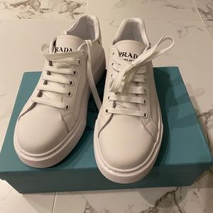 White Prada sneakers - size 38 - AMAZING CONDITION